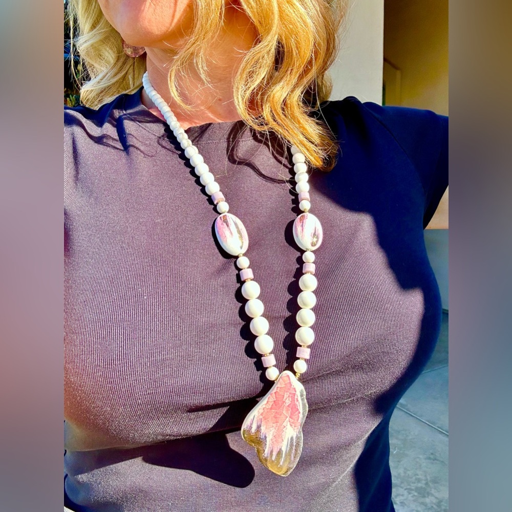 Vintage Abstract Long Beaded White, Pink and Gold Necklace